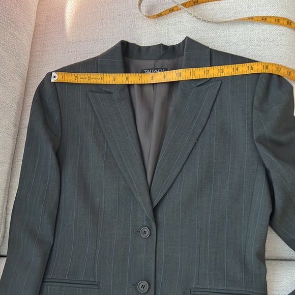 Tahari blue gray pinstriped business jacket size 8 - Picture 8 of 11